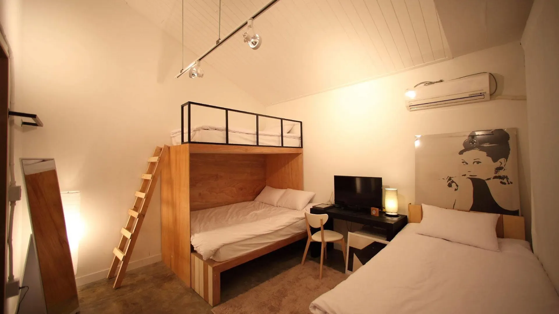 بيت شباب House 740 سيول